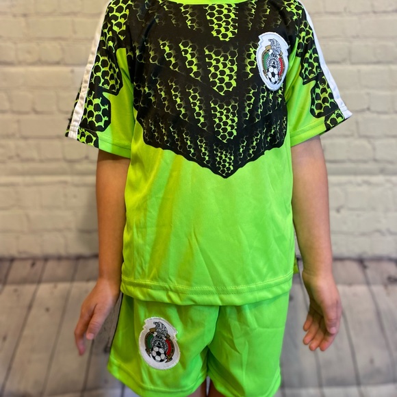 Black Friday sales!!!Mexico Green kids uniform size 6 years - Picture 2 of 4